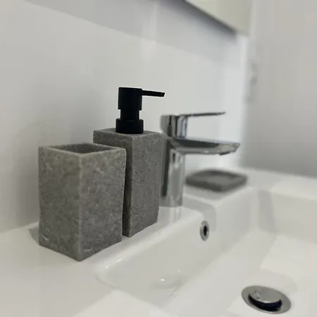 Ben & Nad Proche Du Puy Dufou *